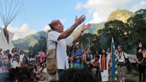 Andres  en ceremonia